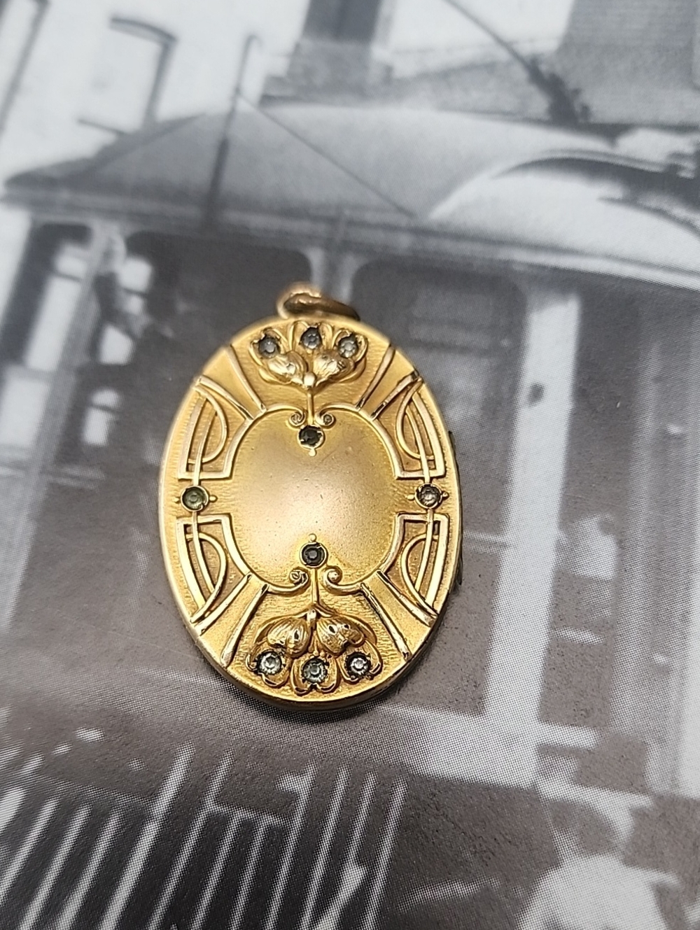 Vintage Antique Art Nouveau Gold Filled Oval Locket – Green Accent Stones